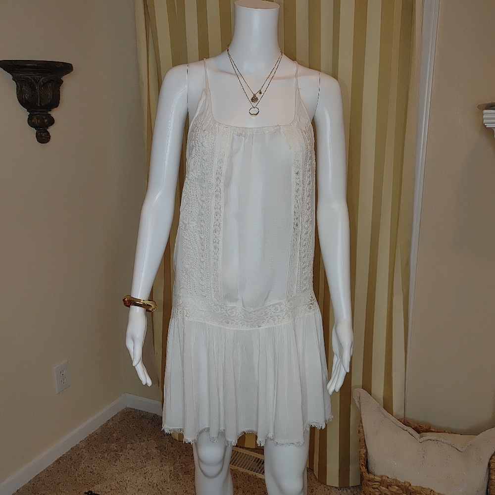 Z & L EUROPE EMBROIDERED BACKLESS MINI DRESS WITH FRAYED LOW WAIST HEM S